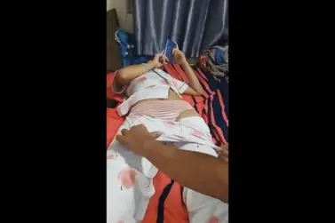 Di Pelorotin Dulu Celananya Biar Mau Ngentot Keras Sampe Basah