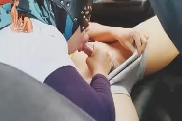 Servis Mulut Tante Montok Di Dalam Mobil Mewah